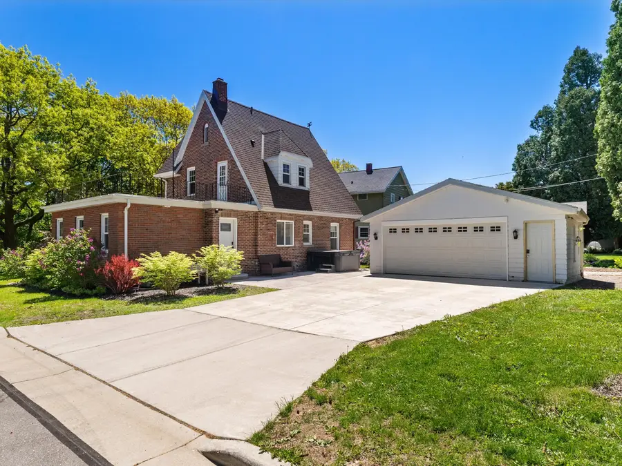 605 East Riverside Dr, Kohler, WI 53044 - #3