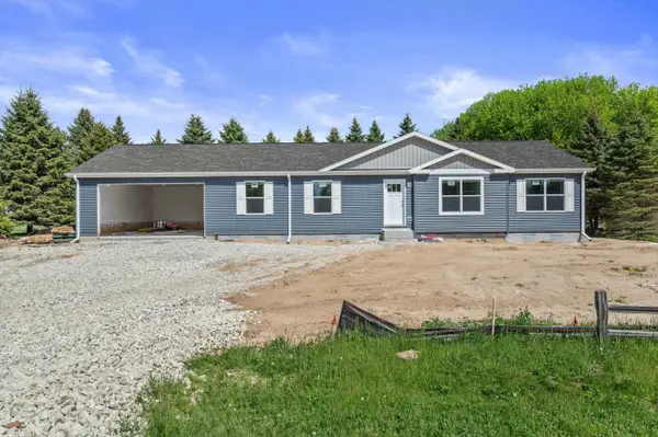 6910 Shady Lane Rd, Newburg, WI 53090
