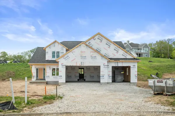 W253N5553 Crescent Hill Dr, Sussex, WI 53089