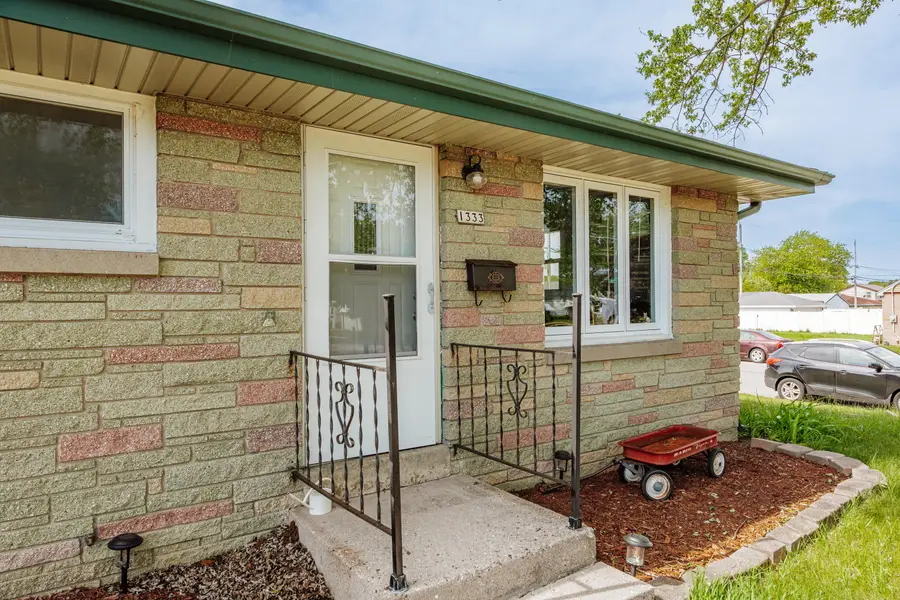 1333 Drexel Blvd, South Milwaukee, WI 53172 - #2