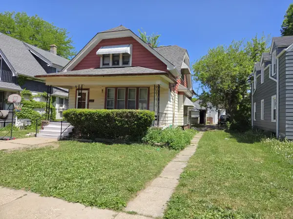 2744 N 52nd St, Milwaukee, WI 53210