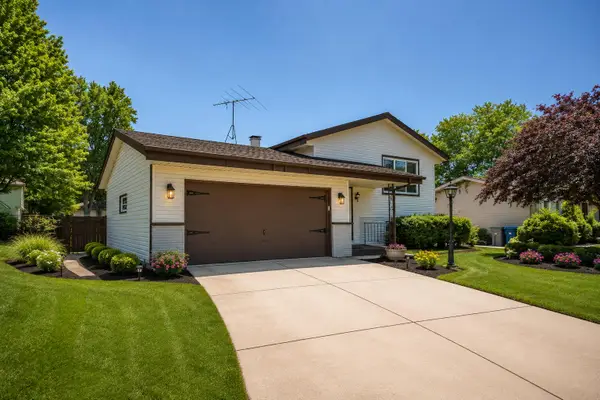 7821 W Hustis St, Milwaukee, WI 53223