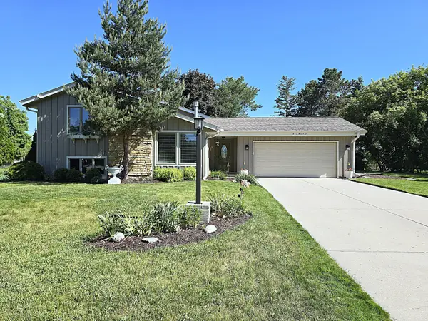 N111W16302 Catskill Ln, Germantown, WI 53022