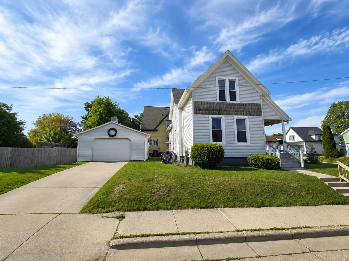 1333 Clara Ave, Sheboygan, WI 53081 - #1