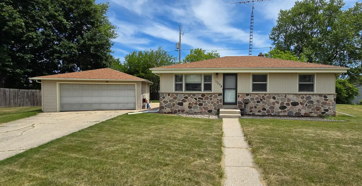1709 Mercury Cir, Racine, WI 53404 - #1