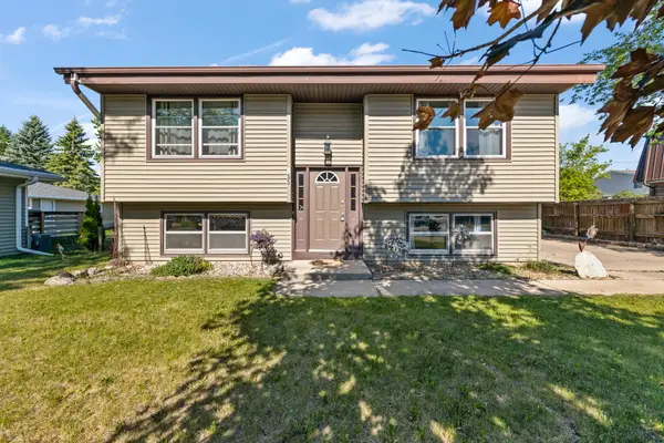 855 Lois Ct, Hartford, WI 53027