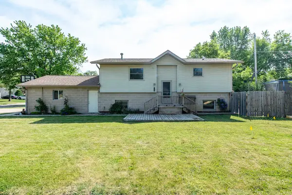 10404 268 Ave, Salem Lakes, WI 53179