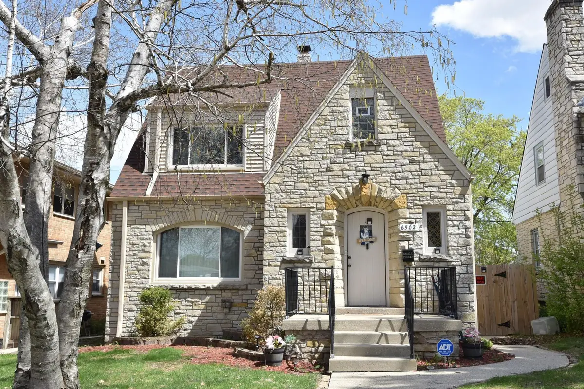 6502 W Medford Ave, Milwaukee, WI 53218 - #1