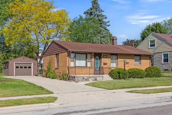 106 N Bruns Ave, Plymouth, WI 53073