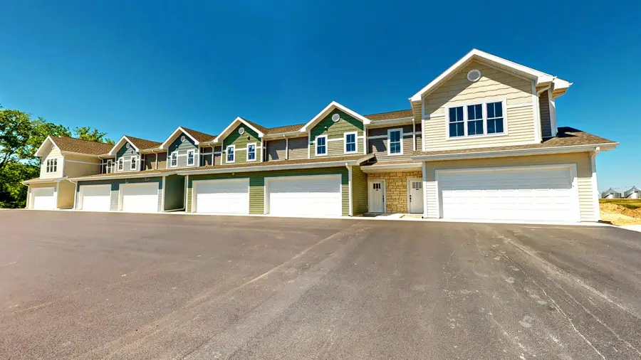 204 Settlers Dr, Jefferson, WI 53549 - #2
