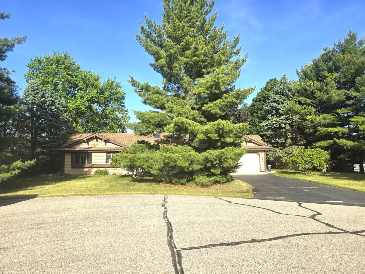 W367S9700 Charnwood Ln, Eagle, WI 53119 - #1