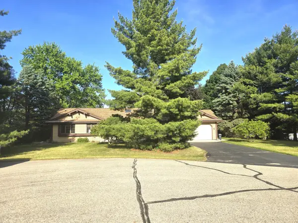 W367S9700 Charnwood Ln, Eagle, WI 53119