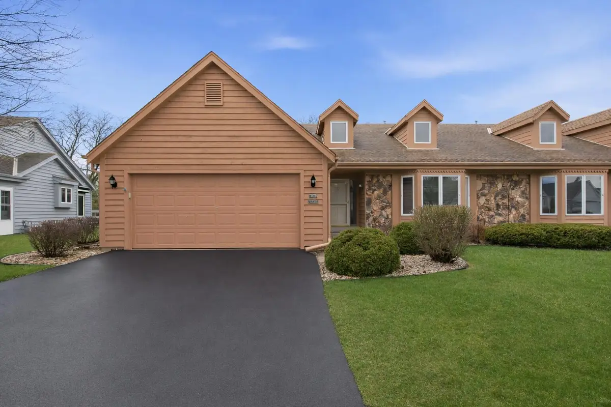 W180N9879 Riversbend Cir W, Germantown, WI 53022 - #1