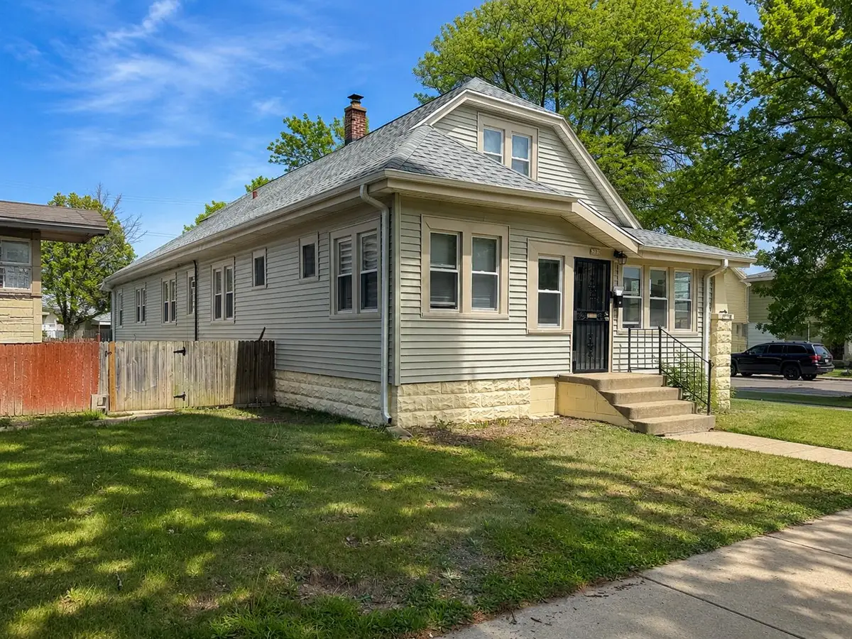 6302 W Medford Ave, Milwaukee, WI 53218 - #1