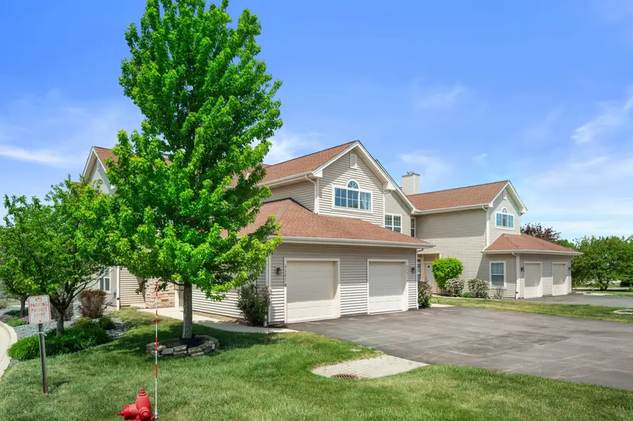 9301 Cobblestone Way, Franklin, WI 53132 - #2