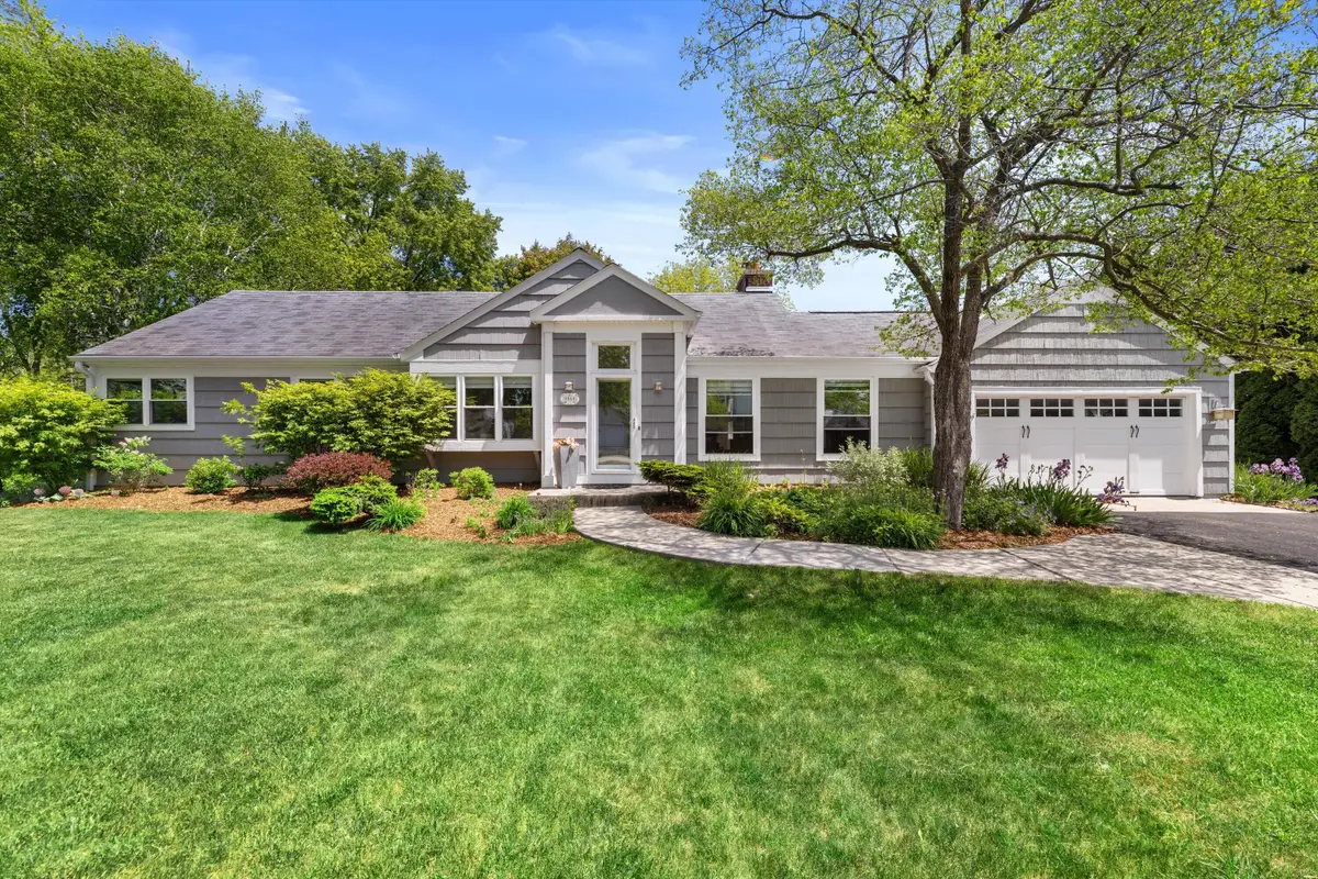 9060 N Meadowlark Ln, Bayside, WI 53217 - #1