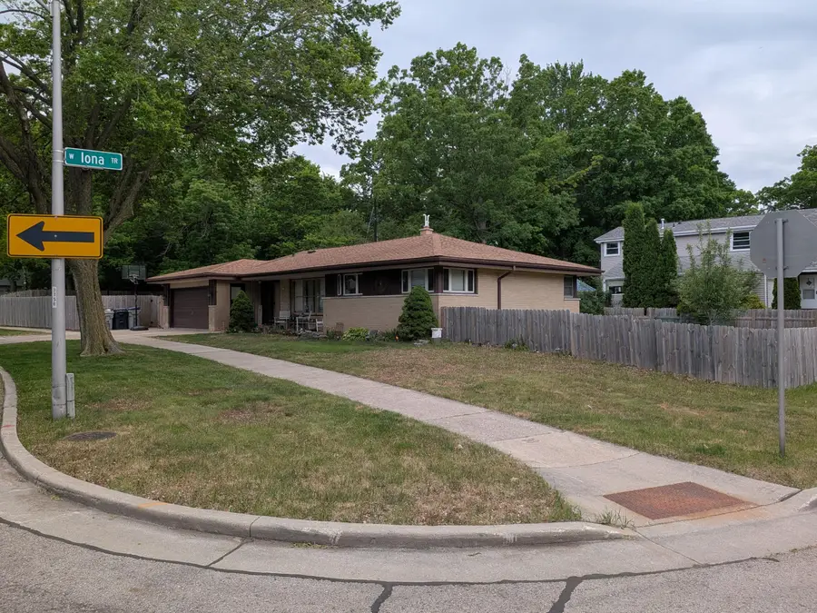 3758 W Parnell Ave, Milwaukee, WI 53221 - #2