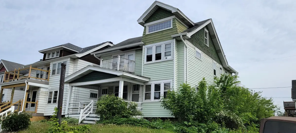 5817 W Vliet St, Milwaukee, WI 53208 - #1