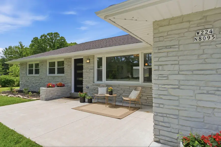 W224N8095 Susan Pl, Lisbon, WI 53089 - #3