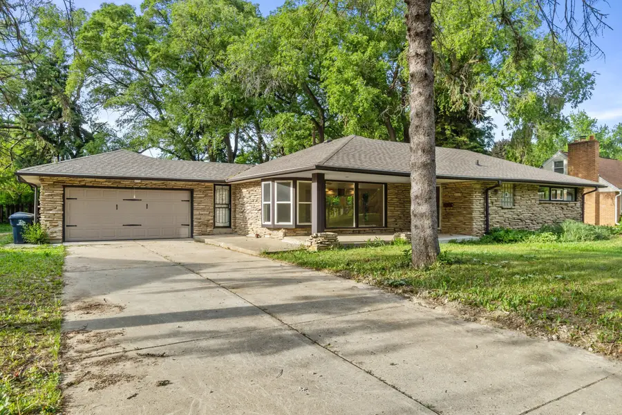 8570 W Lancaster Ave, Milwaukee, WI 53225 - #2