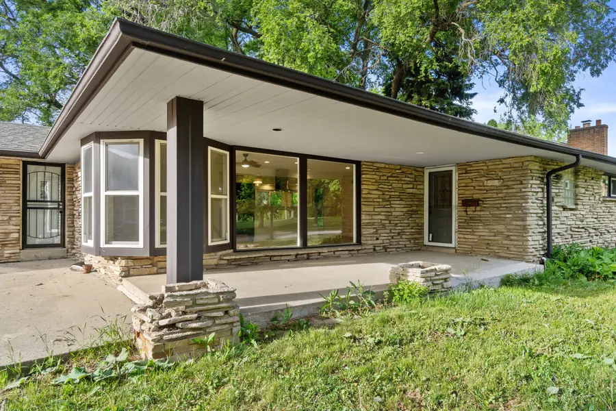 8570 W Lancaster Ave, Milwaukee, WI 53225 - #3