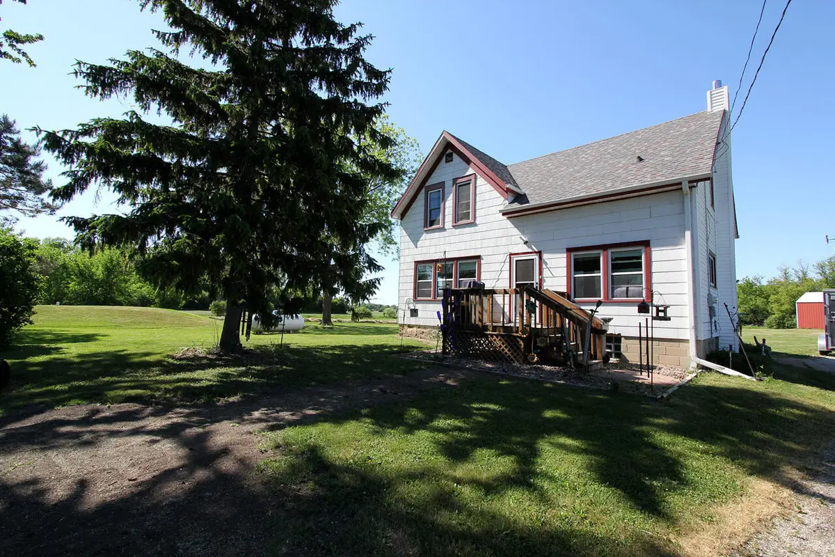 S106W17518 Muskego Dam Dr, Muskego, WI 53150 - #1