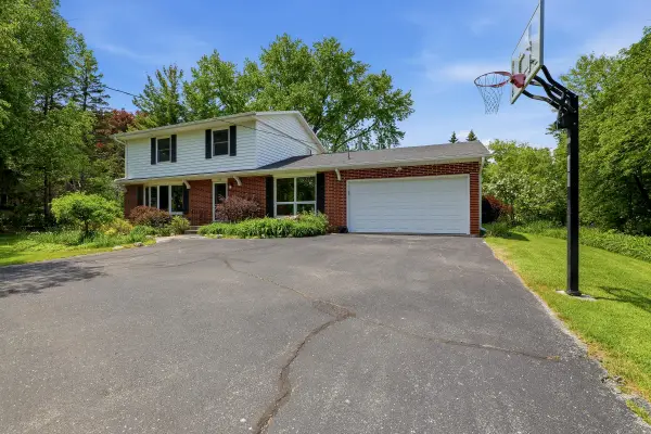 4528 Lakeshore Rd, Sheboygan, WI 53083