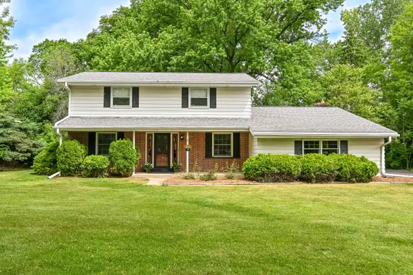12780 Cardinal Crest Dr, Brookfield, WI 53005