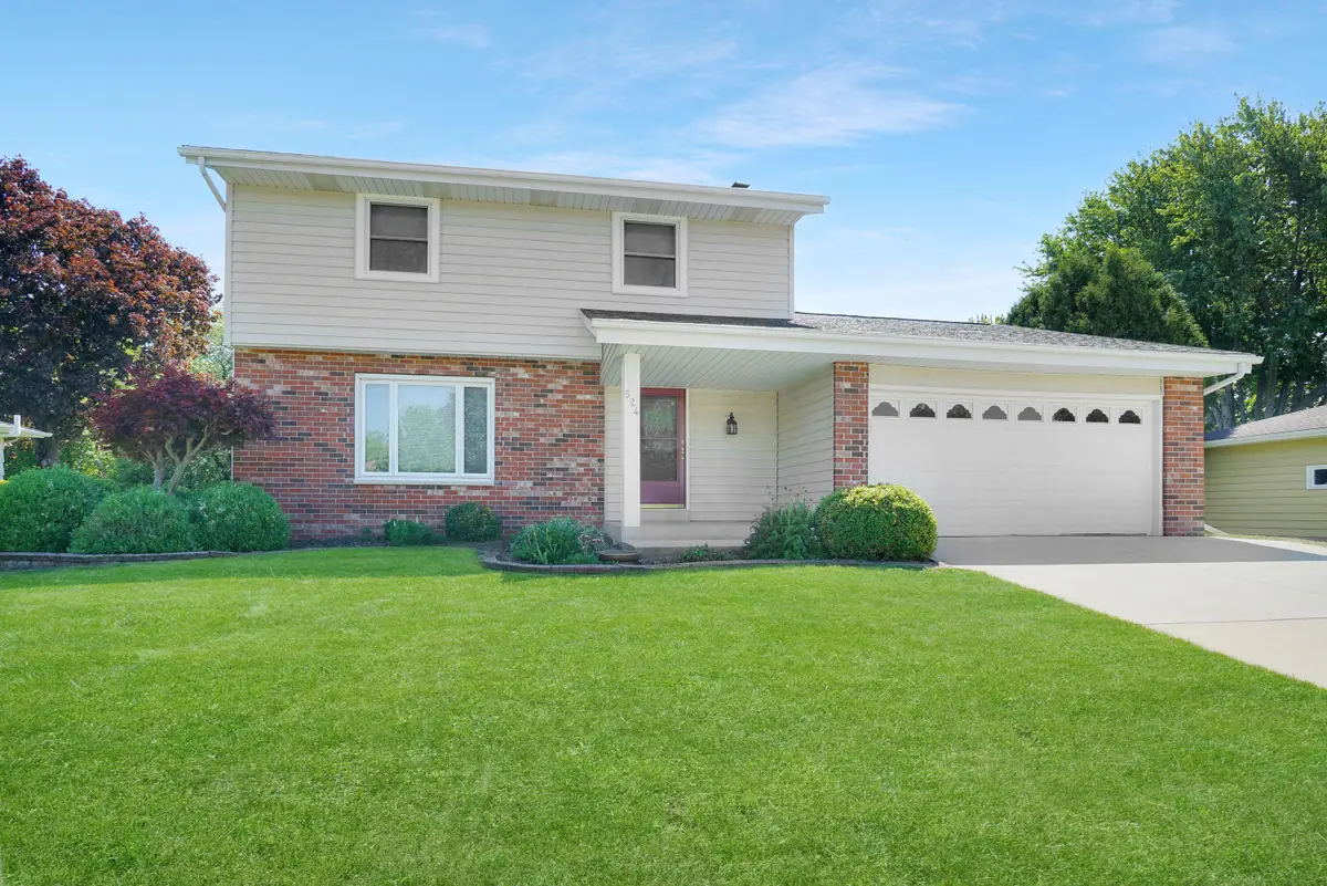 524 Birch Ln, Hartford, WI 53027 - #1