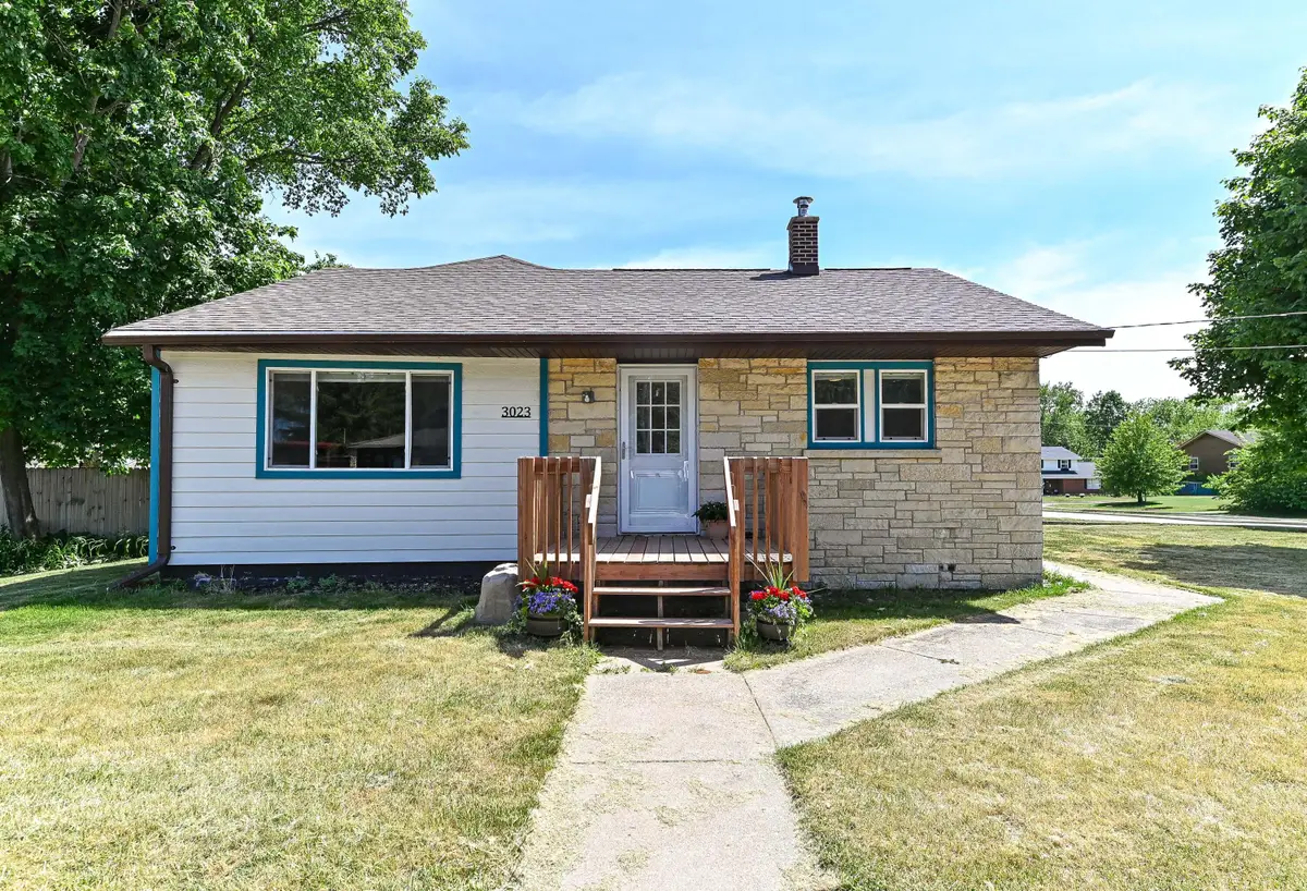 3023 Graydon Ave, East Troy, WI 53120 - #1