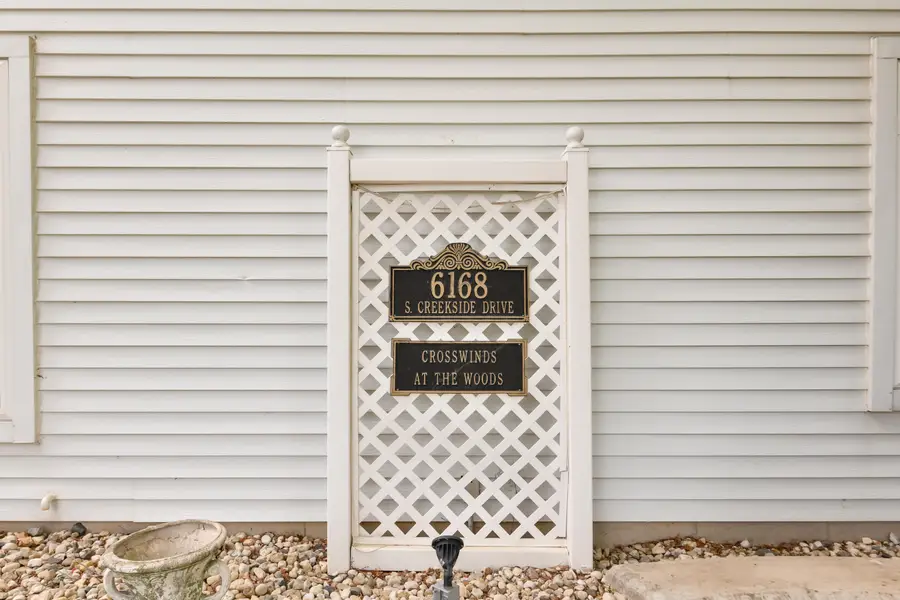 6168 S Creekside Dr, Cudahy, WI 53110 - #2