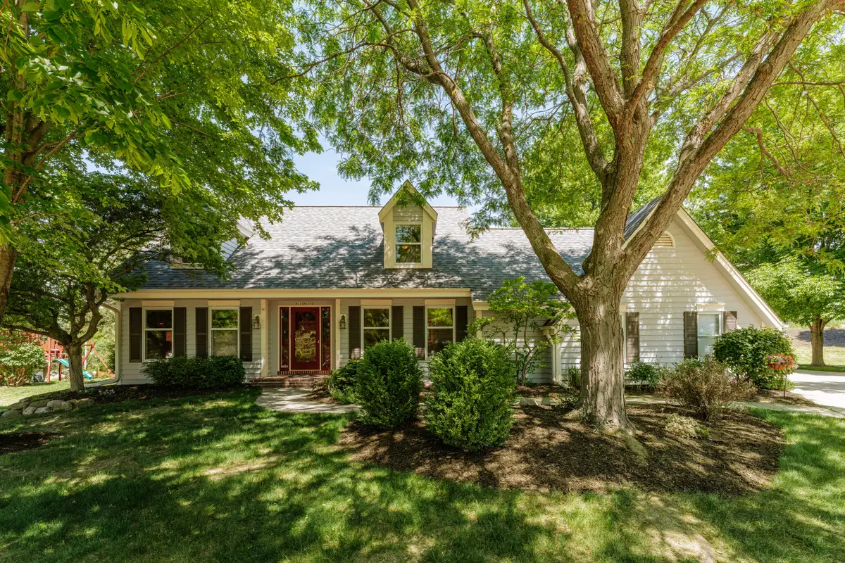 W275N2650 Chicory Ln, Pewaukee, WI 53072 - #1