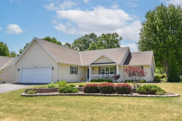 N65W15321 Blue Heron Dr, Menomonee Falls, WI 53051