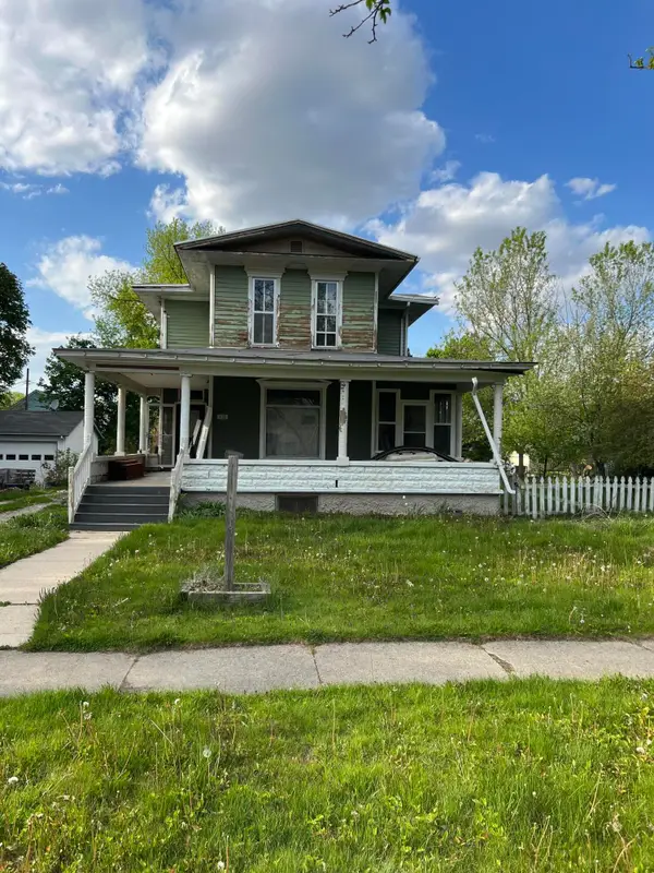 711 E Walworth Ave, Delavan, WI 53115