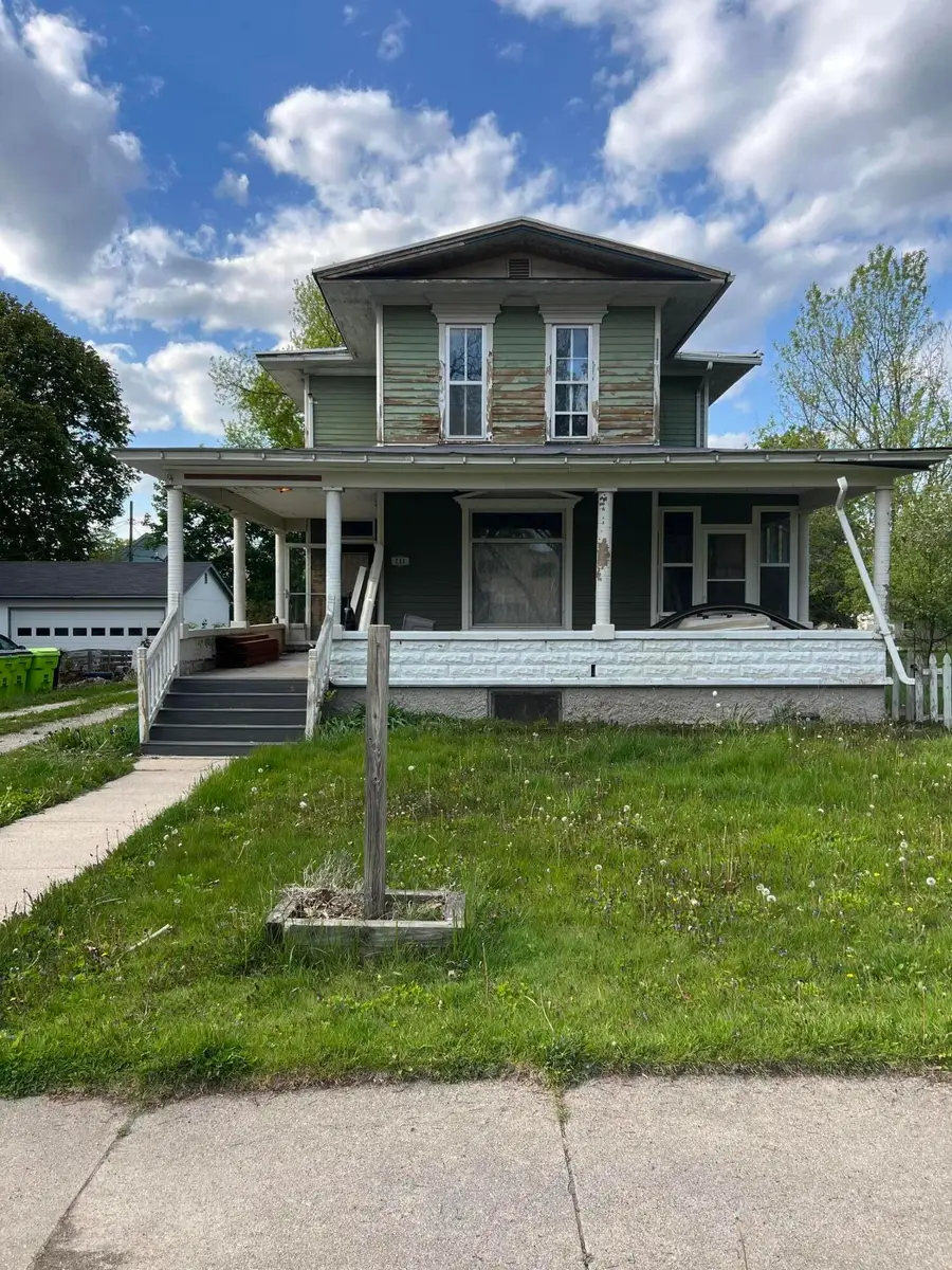 711 E Walworth Ave, Delavan, WI 53115 - #2