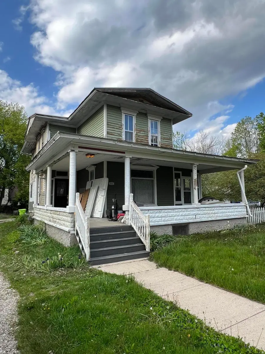 711 E Walworth Ave, Delavan, WI 53115 - #3