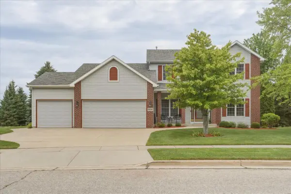 9102 61st St, Kenosha, WI 53142