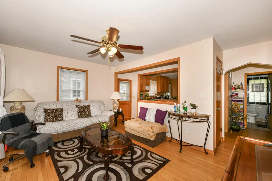 2426 5th Ave, South Milwaukee, WI 53172 - #3