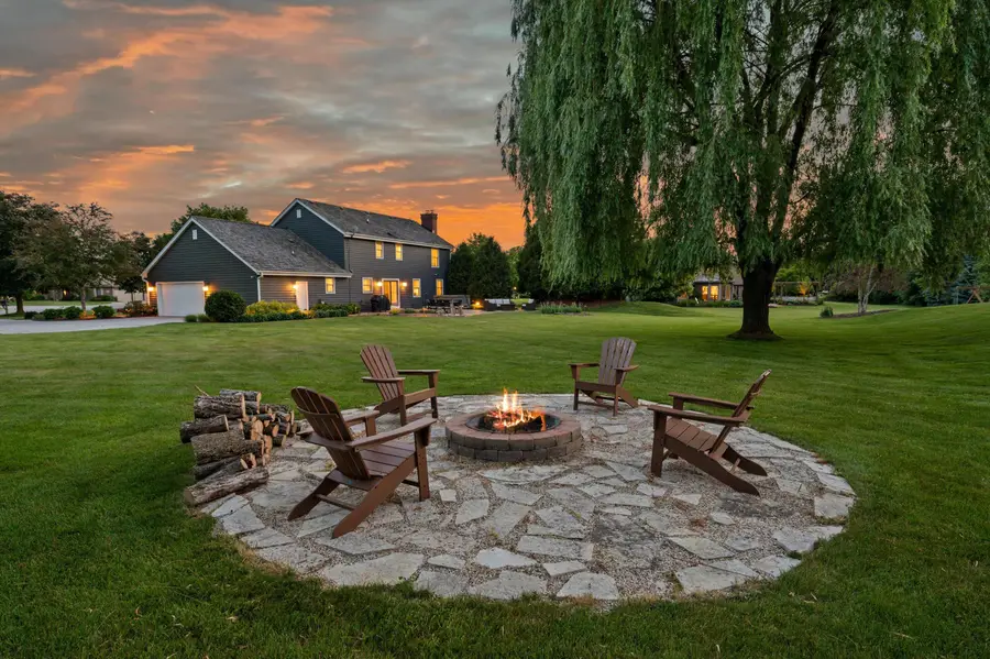 11912 N Lantern Ln, Mequon, WI 53092 - #2
