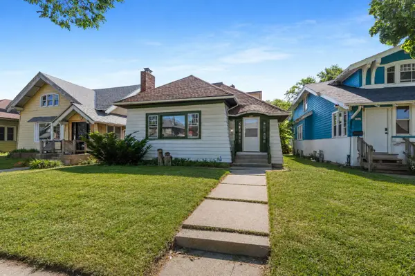 2466 N 46th St, Milwaukee, WI 53210