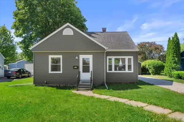 939 Sherry St, Neenah, WI 54956