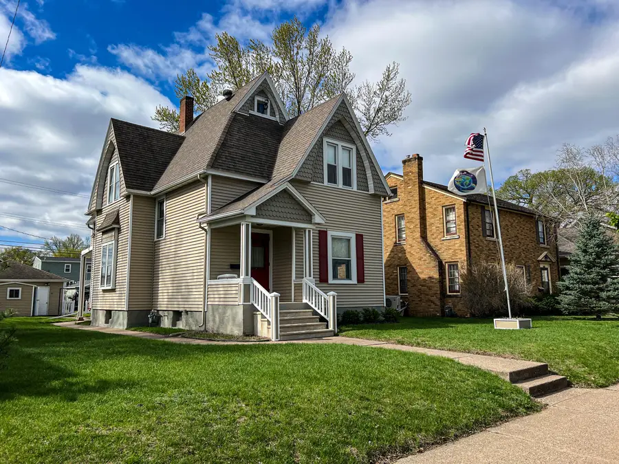 2126 Market St, La Crosse, WI 54601 - #2