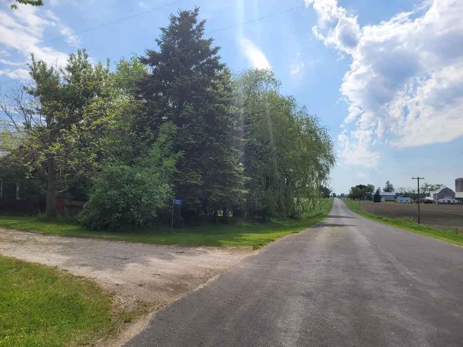 8201 Scheffler Rd, Newton, WI 53063 - #2