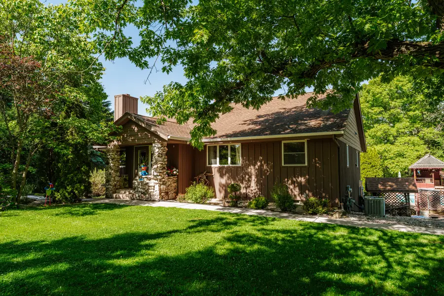 4440 Tennessee Rd, Caledonia, WI 53405 - #2