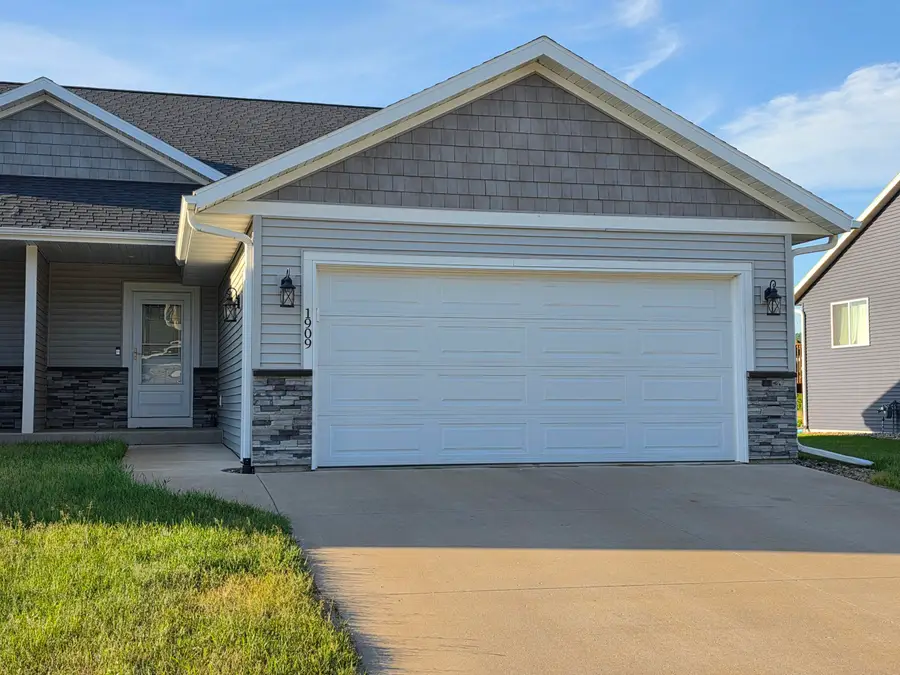 1909 Prairie Pl, Holmen, WI 54636 - #2