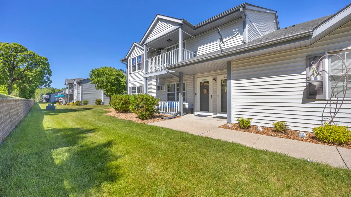 350 Auburn Meadows Ct, Campbellsport, WI 53010 - #1