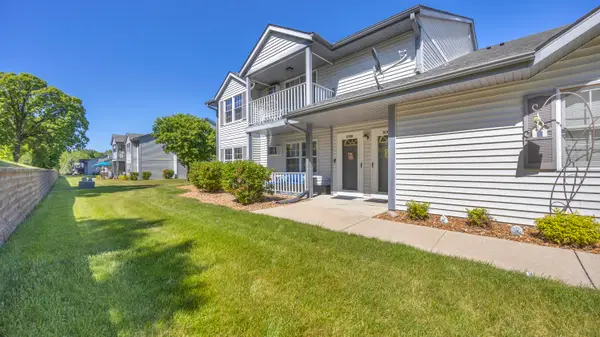 350 Auburn Meadows Ct, Campbellsport, WI 53010