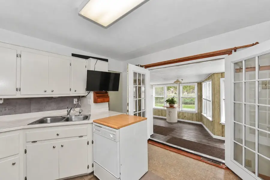 803 W Washington Ave, Waukesha, WI 53188 - #3