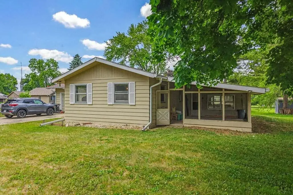 325 Summer St, Delavan, WI 53115 - #1
