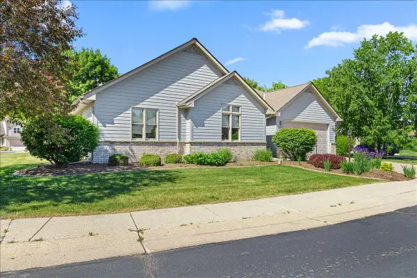 1320 West Heights Ct, West Bend, WI 53095